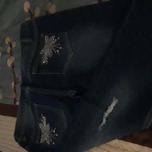 Distressed denim capris